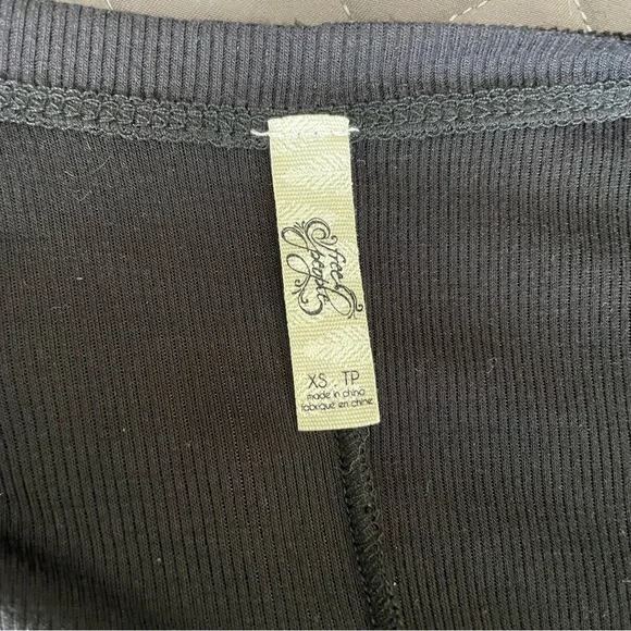 Free People Women Thermal Long Sleeve Shirt Top with Scoop Neck Size Extra Small - Picture 4 of 4